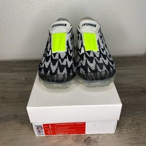 Nike: Acronym x Air VaporMax Moc 2 ‘light bone’ size: 7.5 wmns,has been worn.